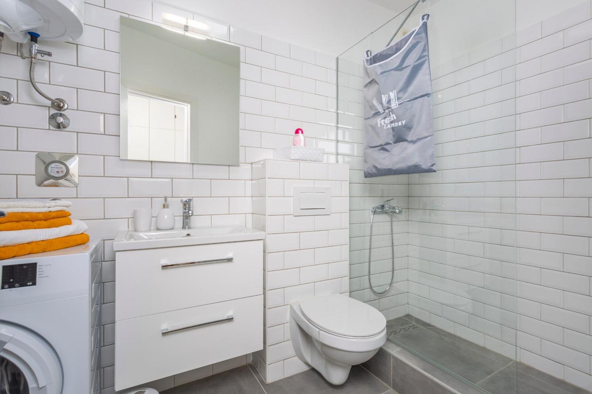 Brand New Apartment Close To The Beach, City Center And University Of Rijeka - Apartment Karlo Buitenkant foto